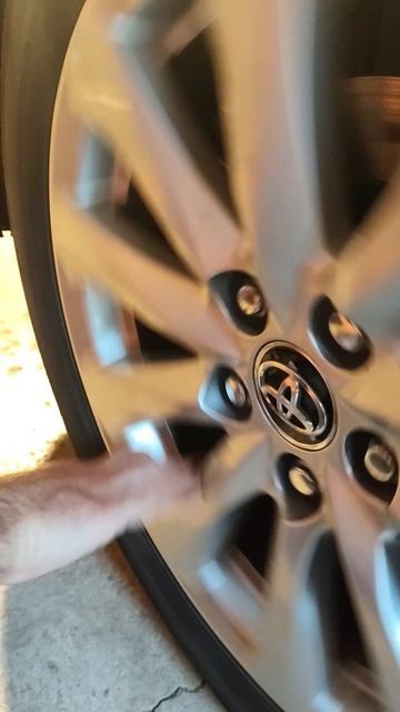 Тойота Камри 70,звук - шелест передние тормозные диски Gerat, колодки тормозные Akebono