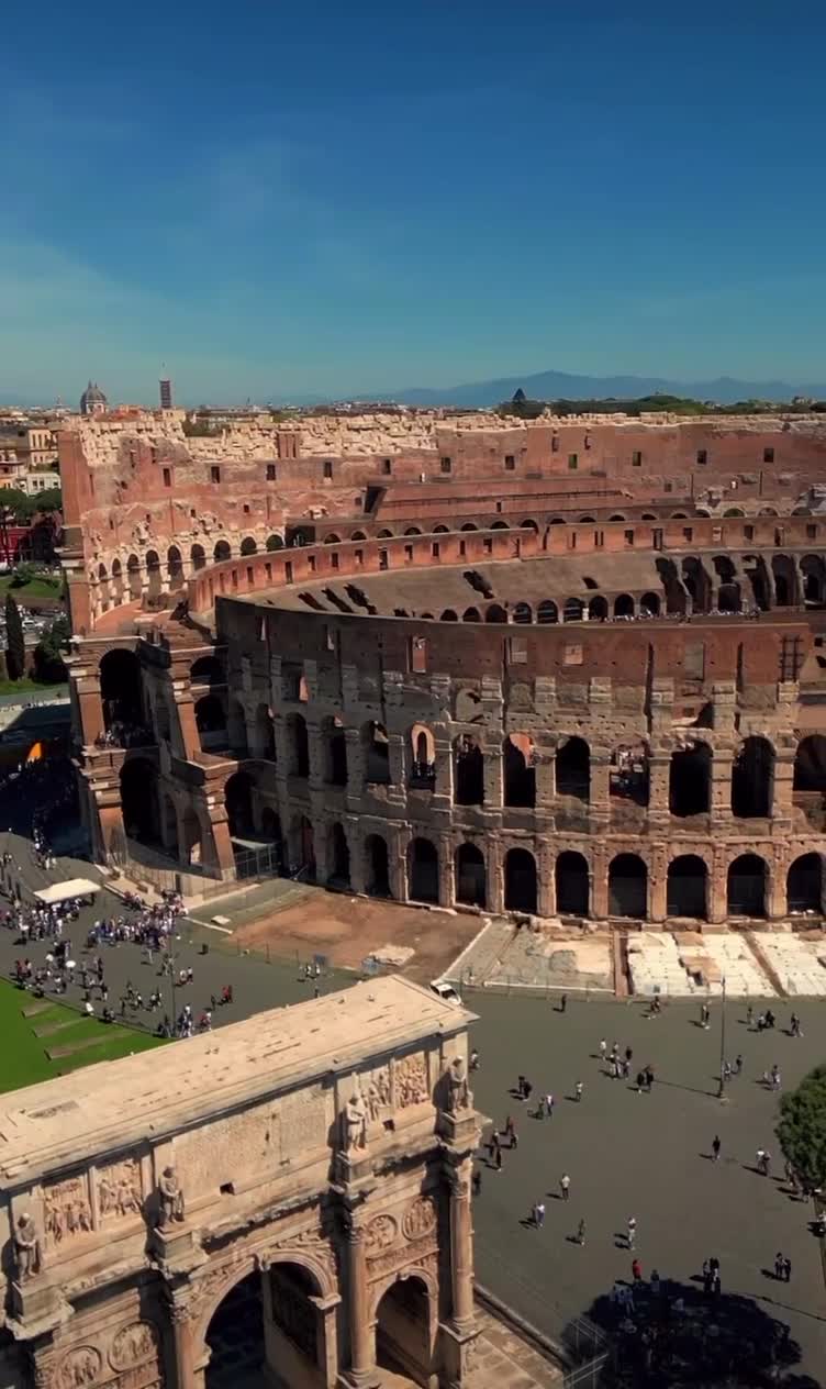 Один из наиболее узнаваемых архитектурных памятников в Италии и в мире - Колизей. Этот величестве... смотреть онлайн