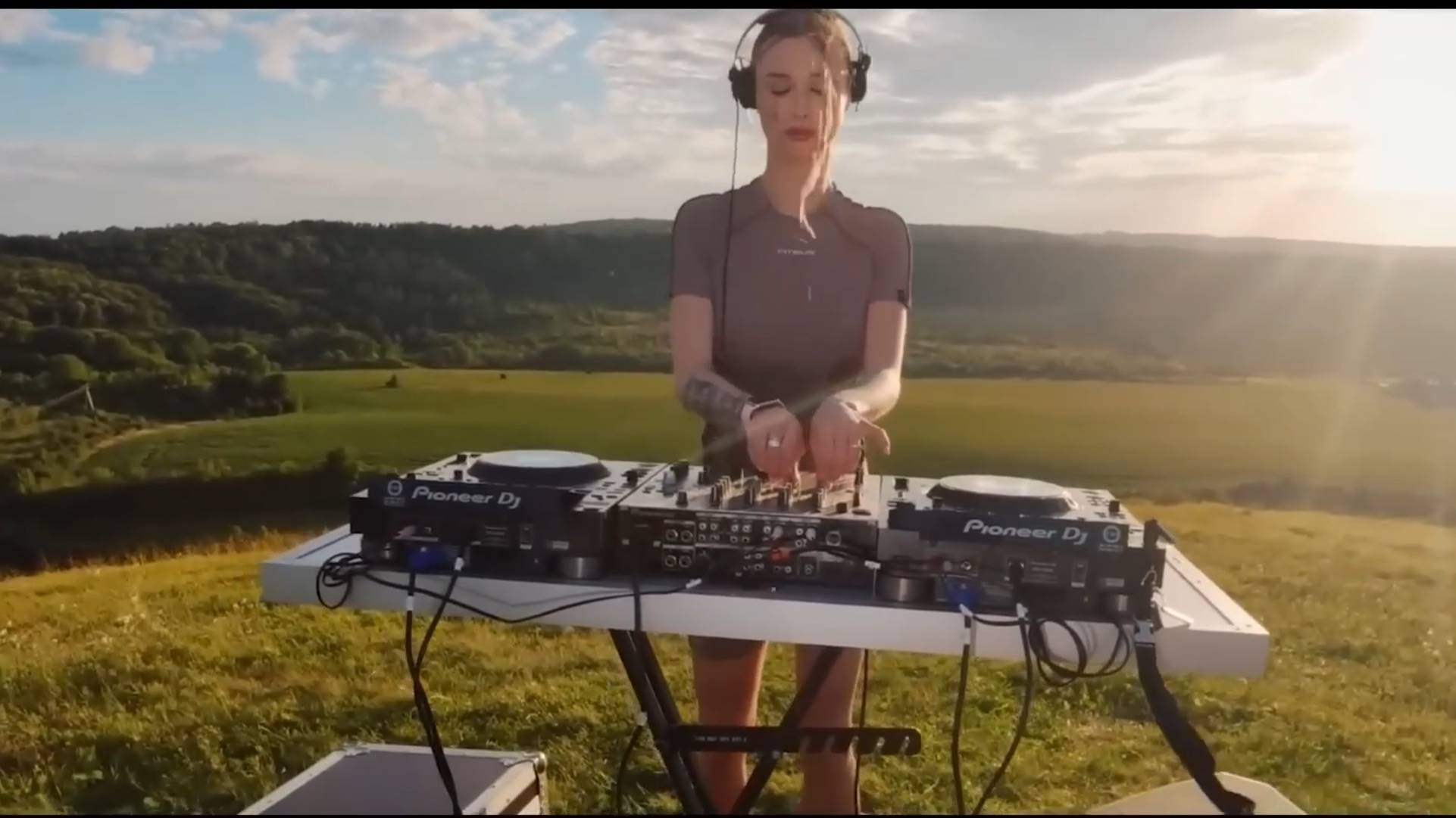 O2 - Nature Live @Gryniv, Ukraine Melodic Techno, Progressive House Mix смотреть онлайн