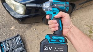 Гайковерт аккумуляторный ударный, 650 нМ, STEELTRUST, бесщеточный с набором насадок 41 предметов