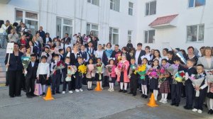 Торжественная линейка для 1х и 11х классов "ДЕНЬ ЗНИНИЙ" 2025