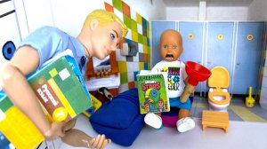 КАК Я ПРОВЕЛ 1 СЕНТЯБРЯ в школьном ТУАЛЕТЕ Катя и Макс веселая семейка куклы Барби истории Даринелк