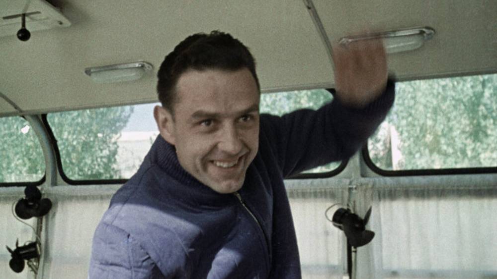 Вадим Утемесов – Coda (2025, AI SUNO) смотреть онлайн