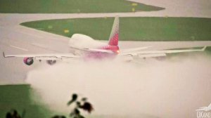 Исчезновение Боинга 747 в тропическом шторме и появление маленького Эйрбаса