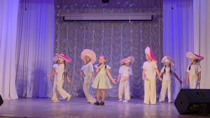 Мухоморы. Исполняет Федченко София 7 лет