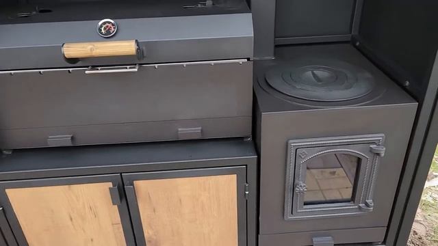 Мангальная зона со своей крышей. Компания Bbq-zone62.ru