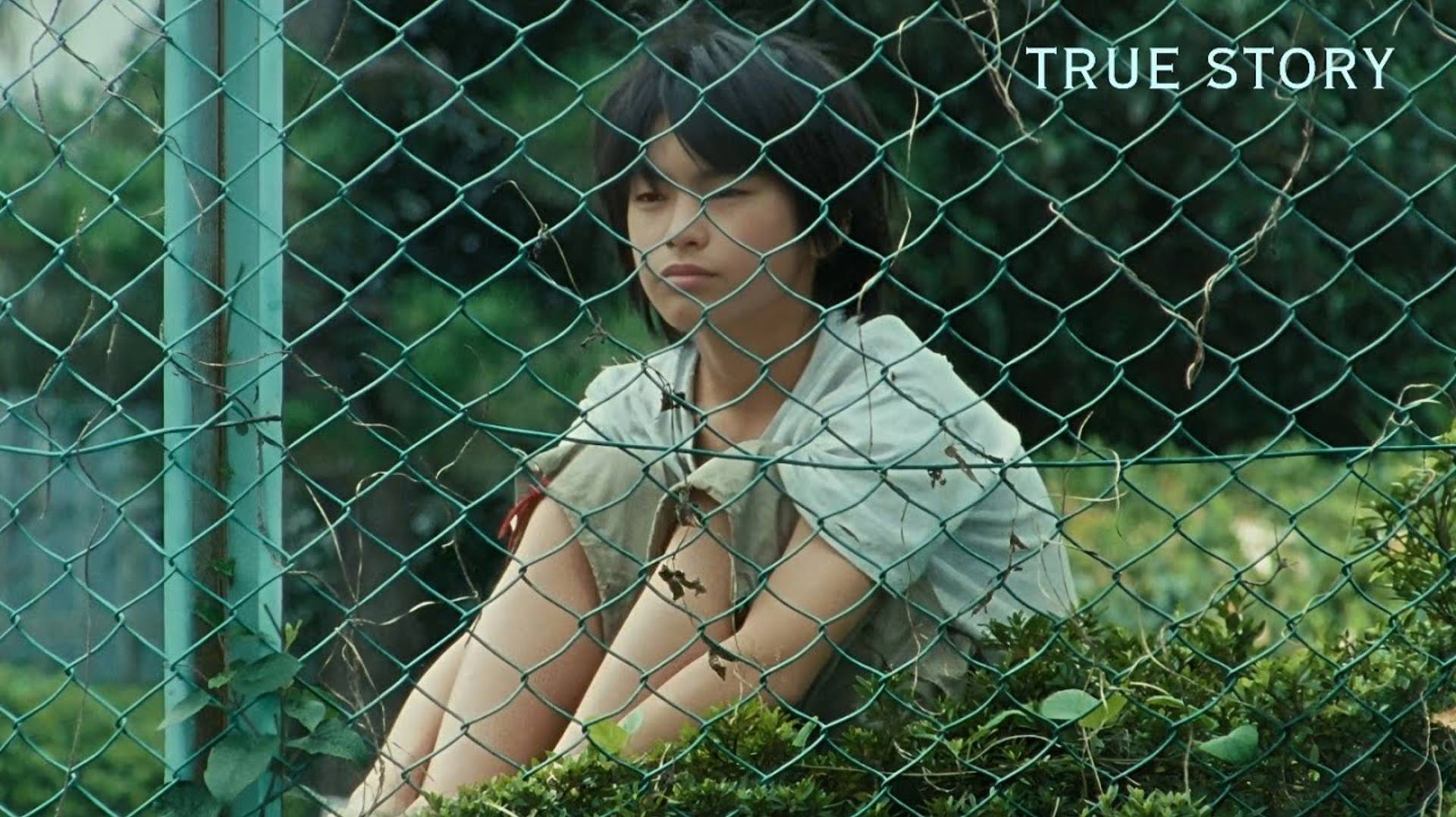 СМОЖЕТ ЛИ 12-ЛЕТНИЙ МАЛЬЧИК ЗАМЕНИТЬ МАТЬ ЧЕТВЕРЫМ ДЕТЯМ? | КРАТКИЙ ПЕРЕСКАЗ ФИЛЬМА смотреть онлайн