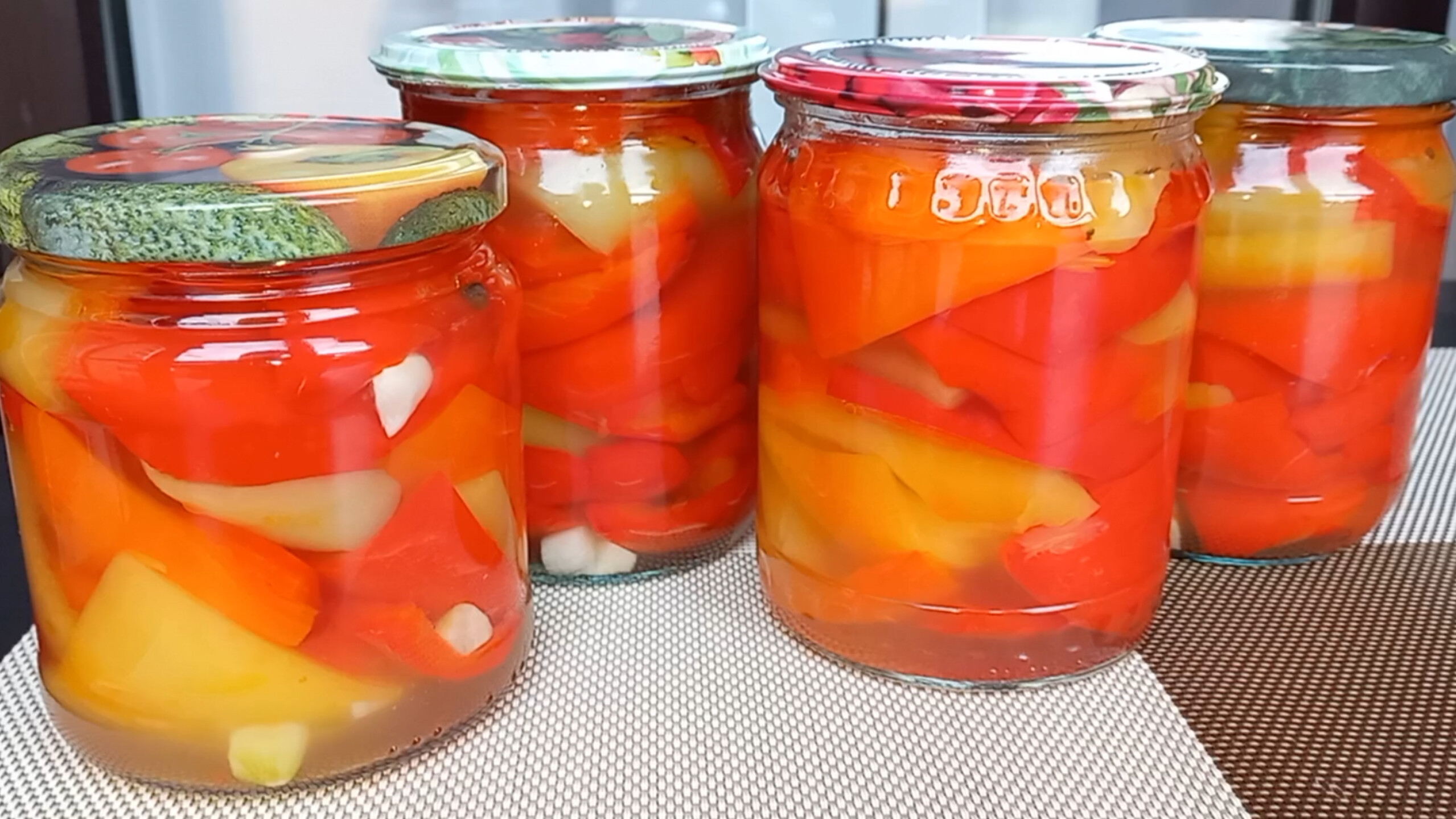 Вкусный маринованный болгарский перец на зиму Готовится за считанные минуты! Проверенный рецепт. смотреть онлайн