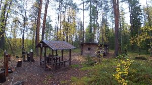 Осенняя рыбалка! Таёжная изба вновь обогрела и приютила! Супер клёв в непогоду!