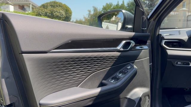 Geely Coolray Серый