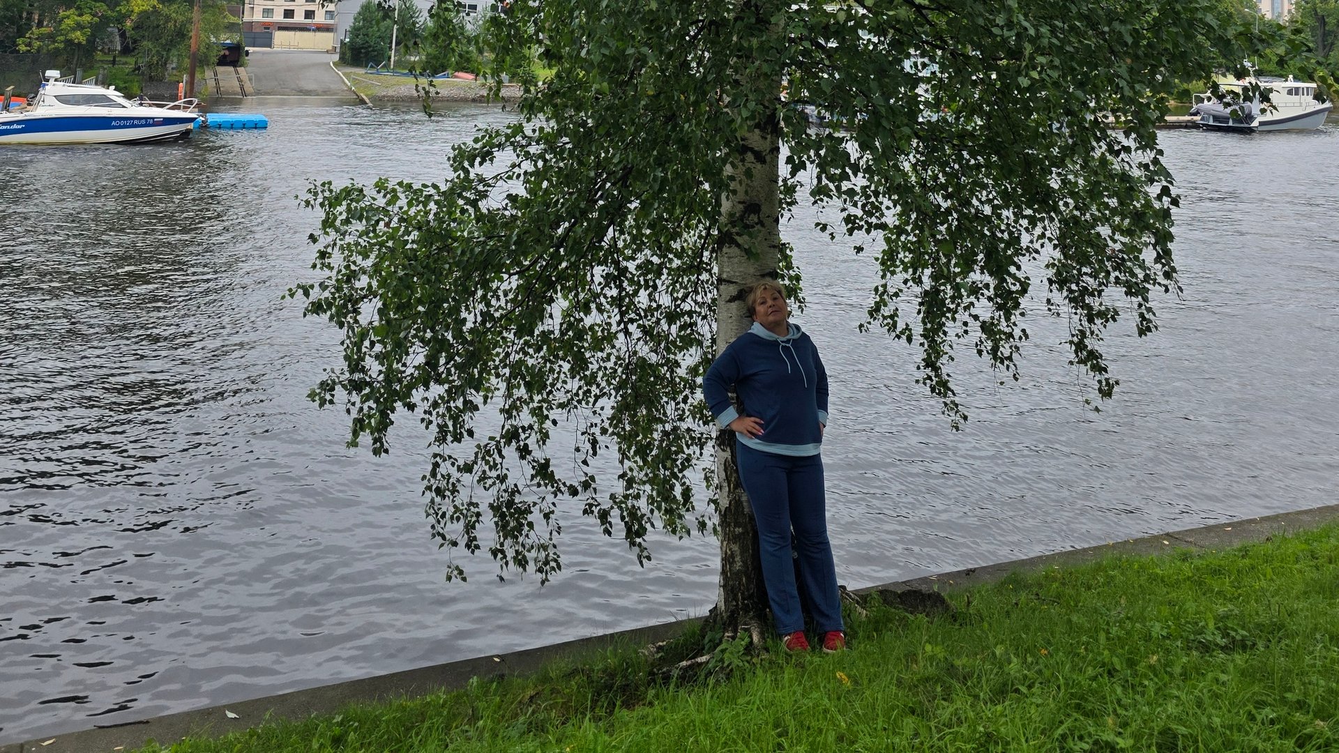 всех бабушек с 1 сентября/ вся лужа полетела на меня смотреть онлайн