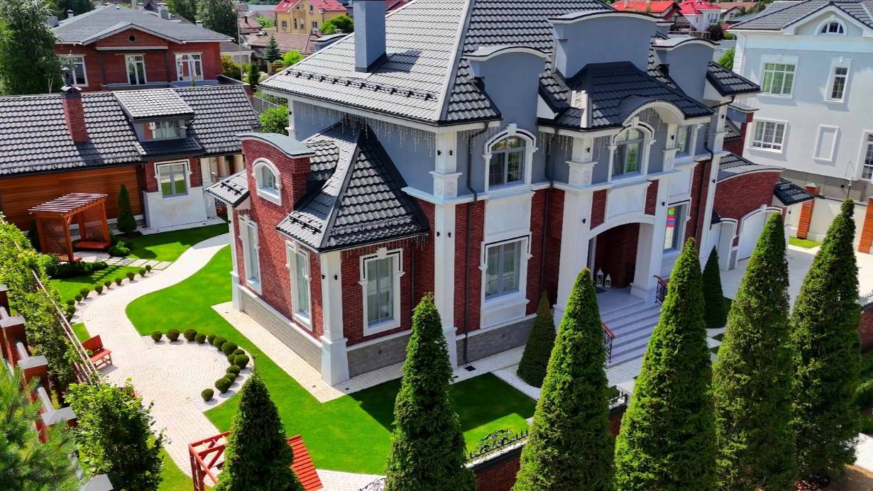 ЭЛИТНАЯ РЕЗИДЕНЦИЯ С БАННЫМ КОМПЛЕКСОМ И АВТОРСКИМ САДОМ