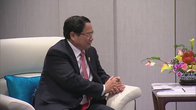 Встреча с Фам Минь Тинем смотреть онлайн