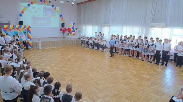 Торжественная линейка, посвященная Дню знаний 1 сентября. 2025-2026 учебный год. МБОУ "Школа № 99" смотреть онлайн