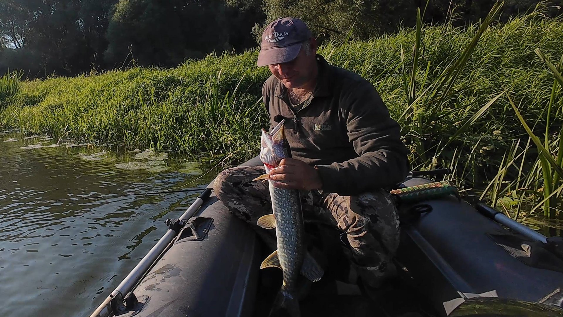 Поставил эту приманку и наловил полный кукан рыбы. Щука проснулась на два часа. смотреть онлайн