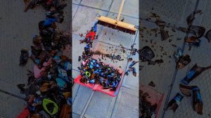 🎈Разбиваем стеклянные бутылки и падающие шарики! Разбиваем всё хрустящее и мягкое!🔥