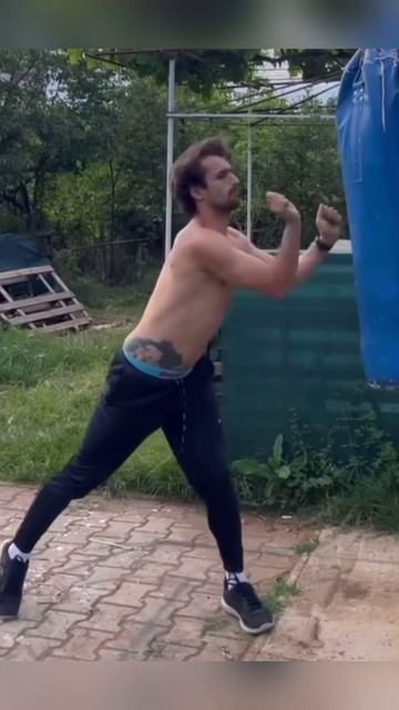 Ждем Вас в зале бокса. Поставим вам правильный удар)