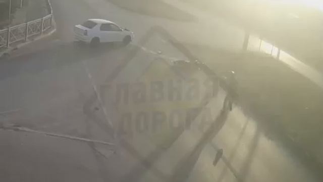 В Волгодонске автомобилист устроил ДТП с мотоциклистом смотреть онлайн