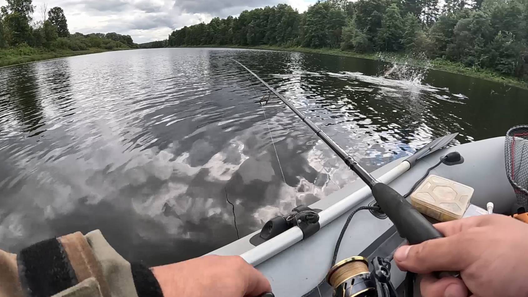 РЫБАЛКА на СПИННИНГ. ЩУКА и ОКУНЬ в августе 2025. смотреть онлайн