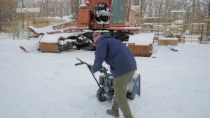 Бензиновый снегоуборщик Hyundai S 5556： краткий обзор, не словом, а делом!