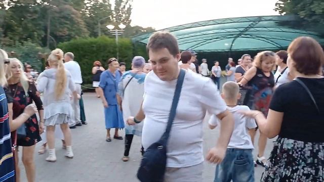 АМ МАРИЯ ЛАЧО МАМА МИЯ♥️ ТАНЦЫ В ПАРКЕ ♥️ОДЕССА 30.08.2025 - 1080 смотреть онлайн