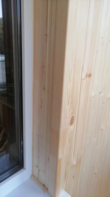 Отделка балкона вагонкой.