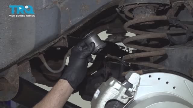 040. Как заменить сайлентблоки (втулки) заднего рычага на Jeep WJ (1999 - 2004)