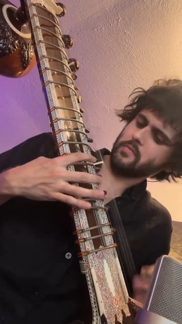 Кровавый дождь на ситаре🎸 смотреть онлайн