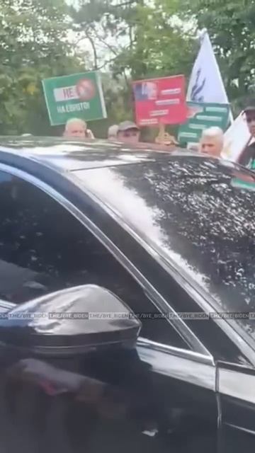 ⚡️Нацистка — именно так в Болгарии встретили Урсулу фон дер Ляйен смотреть онлайн