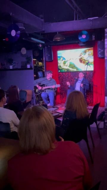 Веселый музыкальный рассказ Михаила Молоканова о том, кто и зачем обращается к нему за сессиями