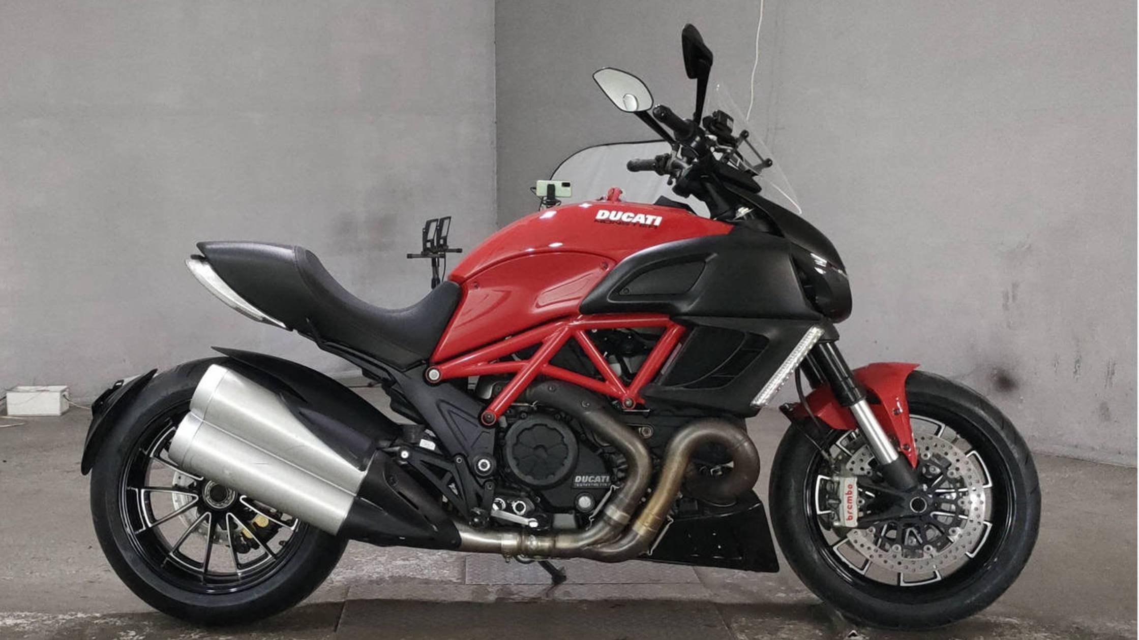 Ducati DIAVEL - ZDMG100ABBB002712 смотреть онлайн