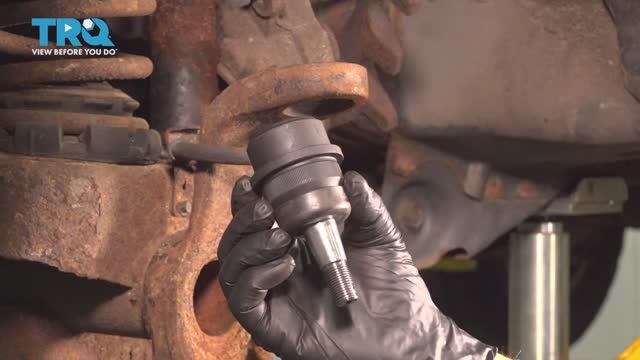 023. Как заменить верхние шаровые опоры Jeep WJ (1999 - 2004)