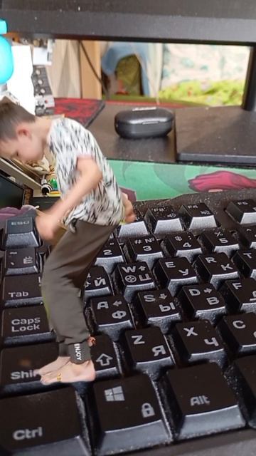 Я СТАЛ ЛИЛИПУТОМ Прикол в конце смотреть онлайн