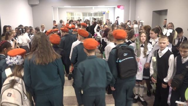 Интересно, как начинается учебный год в школе №6? смотреть онлайн
