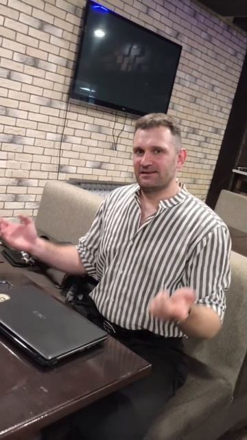 Юрий Спасокукоцкий играет в компьютерные игры смотреть онлайн