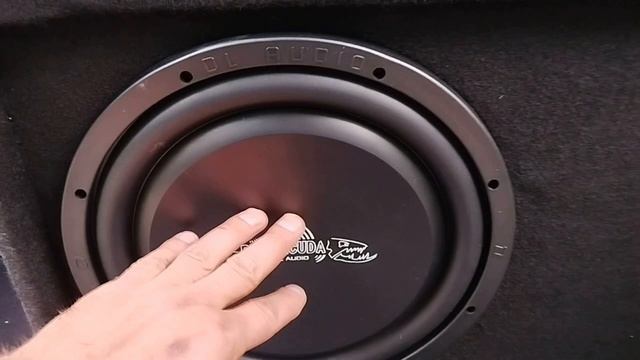 Установка сабвуфера Barracuda 12 Flat DL Audio в Chevrolet Captiva смотреть онлайн