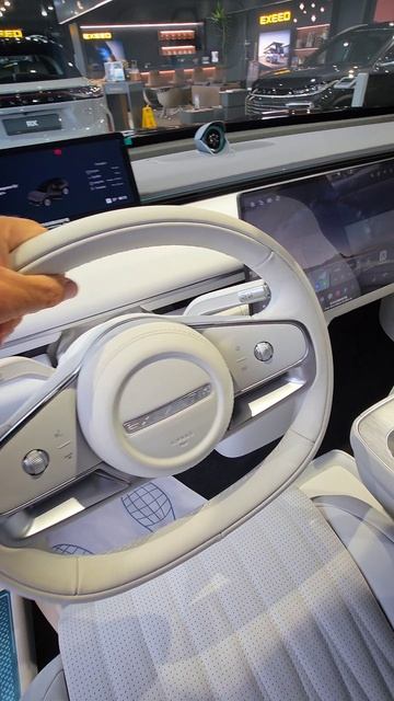 На российский рынок выкатили гибридный кроссовер Exlantix ET смотреть онлайн