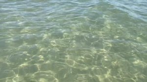 Евпатория - прогулка по прозрачной воде пляжа санатория «Золотой берег"