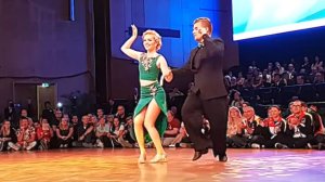 Pot Pourri_ Who'll Stop The Rain, Have You Ever Seen The Rain... . Развлечения. Танцы