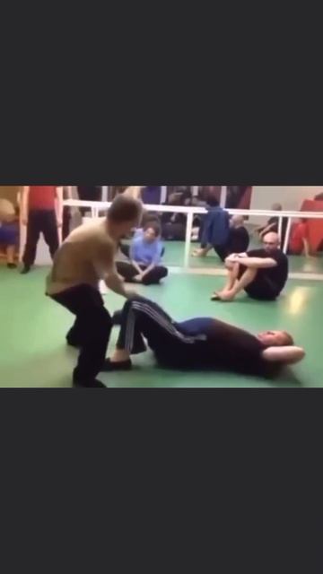 Бесконтактная лежачая борьба))
#спорт #борьба #тренировка #самооборона