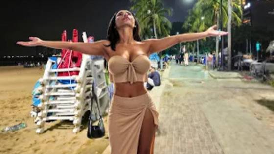 Паттайя . Beach Road Pattaya.  Thailand. August 2025.