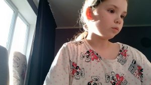 напишите пожалуйста в комментарии 
что мне делать снимать всякие обзо
ры или ещё что-нибудь