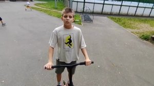 Трюки на трюковом самокате