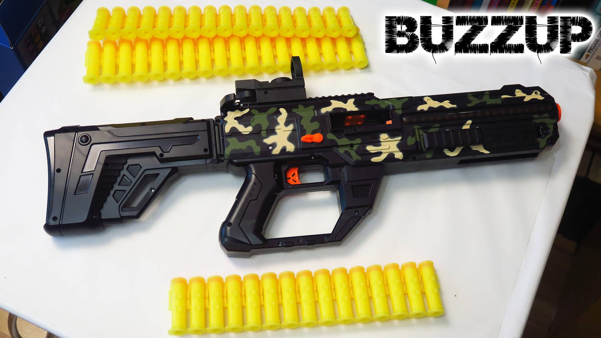 Уже купил подарок на НГ! BuzzUP Автоматический бластер с присосками GEEK смотреть онлайн