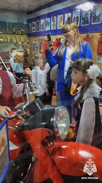 В День знаний первоклассники традиционно посетили пожарную часть смотреть онлайн