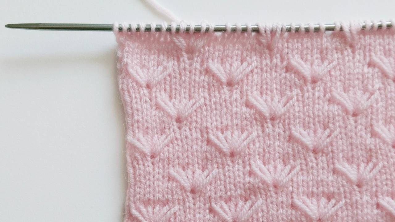 Цветочный узор спицами смотреть онлайн