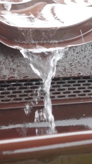 Низкая водосточка, проблема или нет?