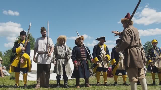 Строевые приемы Петровской эпохи (Исторический фестиваль "Сибирский огонь" - 2022). смотреть онлайн