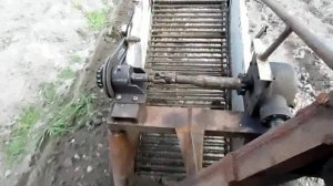 Испытываю новую транспортёрную копалку .