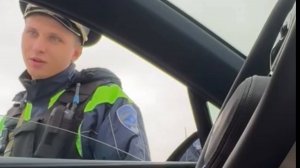 Жесткий отбор в ГАИ. Подписал контракт. Проверку обучения принял наш Василий.